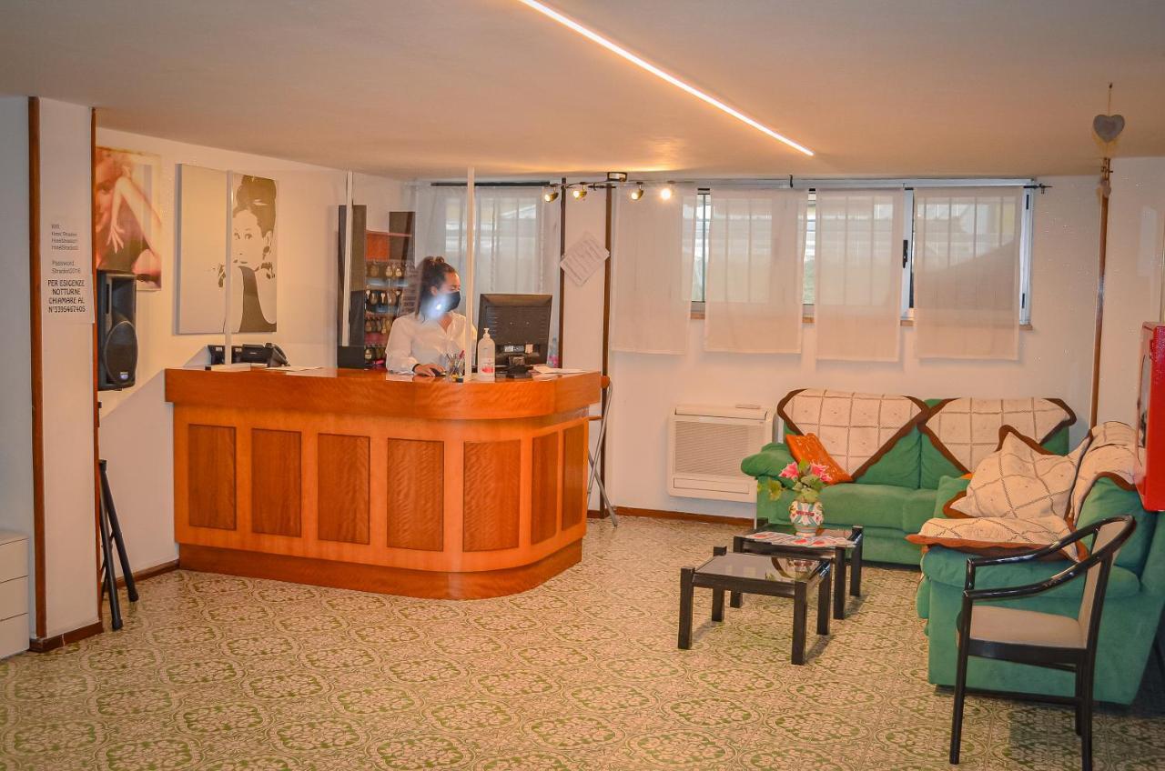 רימיני Hotel Stradiot מראה חיצוני תמונה