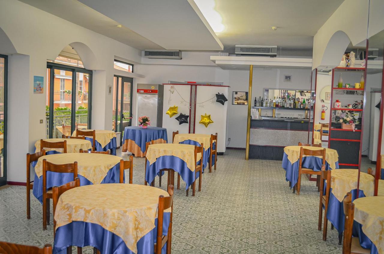 רימיני Hotel Stradiot מראה חיצוני תמונה