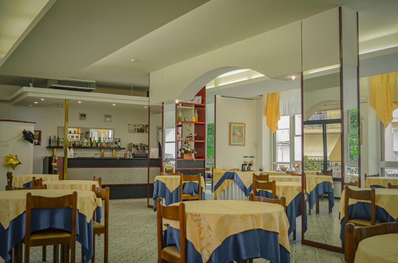 רימיני Hotel Stradiot מראה חיצוני תמונה